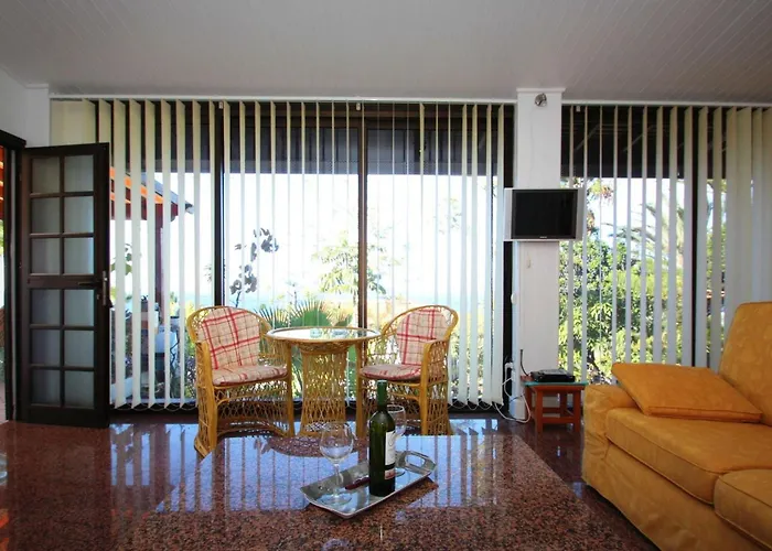 Parlour-uvi By Interhome Διαμέρισμα