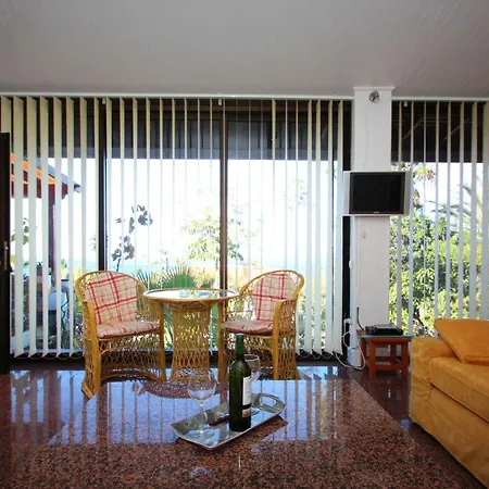 Parlour-uvi By Interhome דירה