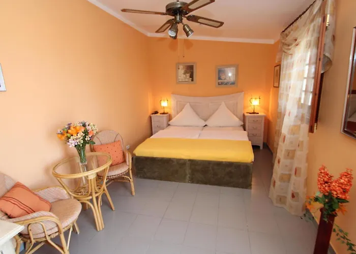 Parlour-uvi By Interhome *